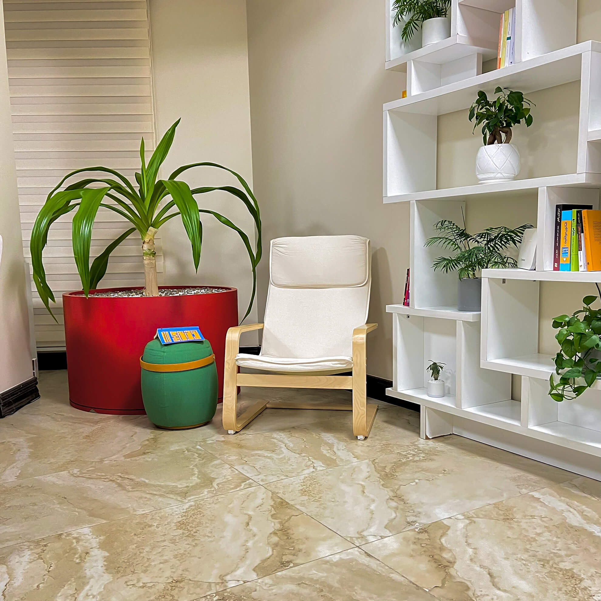 دفتر کار عاج